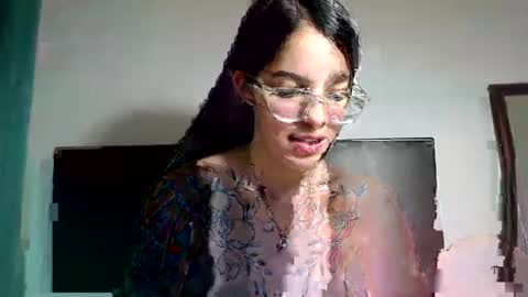 Snapshot of stella_art chatting on January 16, 2025, 5:21 am Stella online show from January 16, 2025, 5:21 am