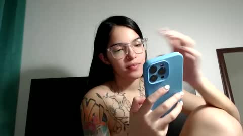 Snapshot of stella_art chatting on January 16, 2025, 8:22 am Stella online show from January 16, 2025, 8:22 am