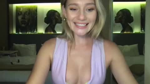 Snapshot of stella_loveu chatting on September 29, 2025, 12:54 pm Stella online show from September 29, 2025, 12:54 pm