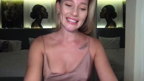 Stella online show from October 8, 2025, 1:20 pm