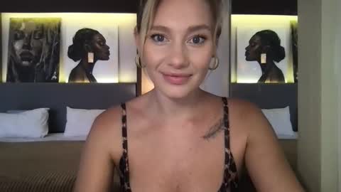 Stella online show from November 17, 2025, 2:50 am