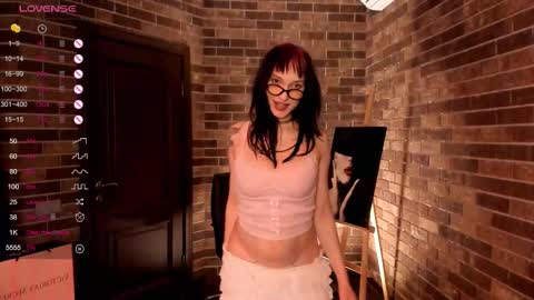 Molly online show from November 5, 2025, 3:56 pm