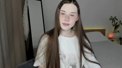 Snapshot of stella_sunny chatting on July 16, 2026, 1:17 pm stella_sunny online show from July 16, 2026, 1:17 pm