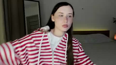 Snapshot of stella_sunny chatting on August 1, 2026, 7:24 pm stella_sunny online show from August 1, 2026, 7:24 pm