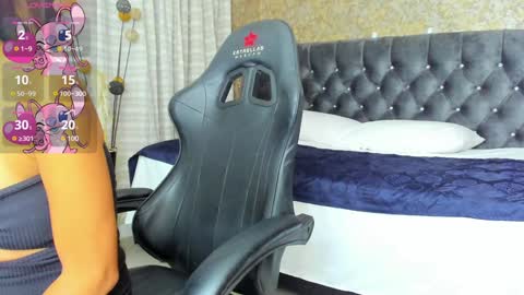 Estella online show from February 7, 2025, 8:20 pm