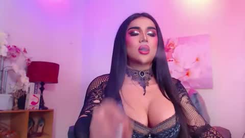 CALL ME STELLA online show from May 19, 2026, 6:53 am