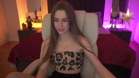 stellahoneywell online show from January 7, 2026, 7:55 am