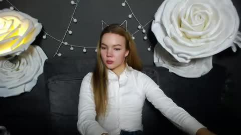 Snapshot of stellalights chatting on November 28, 2025, 2:42 pm stellalights online show from November 28, 2025, 2:42 pm