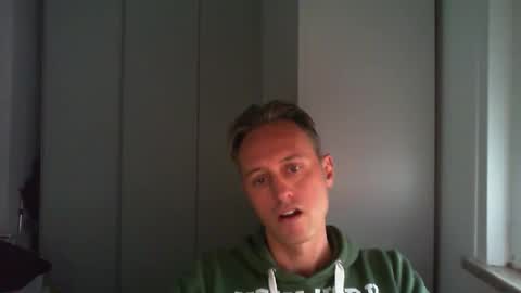 Snapshot of sten015 chatting on October 27, 2025, 3:27 pm sten015 online show from October 27, 2025, 3:27 pm