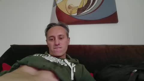 Snapshot of sten015 chatting on December 2, 2025, 1:28 pm sten015 online show from December 2, 2025, 1:28 pm