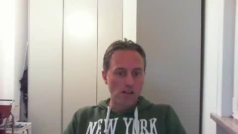 Snapshot of sten015 chatting on January 5, 2026, 5:27 pm sten015 online show from January 5, 2026, 5:27 pm