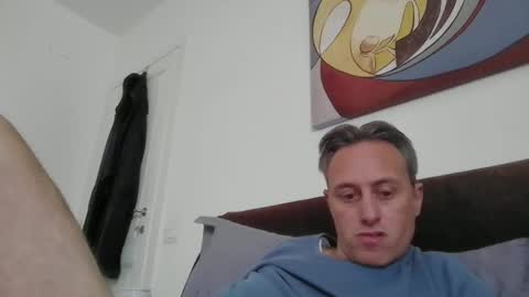 sten015 online show from April 9, 2026, 12:10 pm