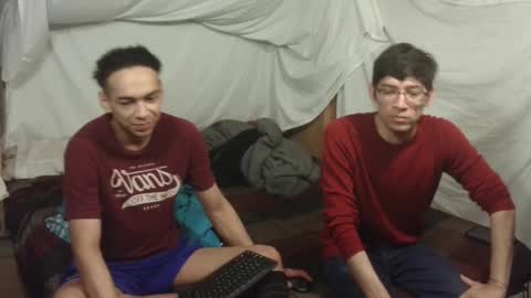Snapshot of stepbrosplay chatting on October 4, 2025, 8:18 pm Stepbrosplay online show from October 4, 2025, 8:18 pm
