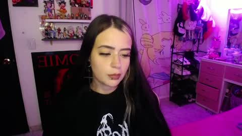 Snapshot of stephani_rousso chatting on May 20, 2026, 11:00 pm joha cosmo online show from May 20, 2026, 11:00 pm