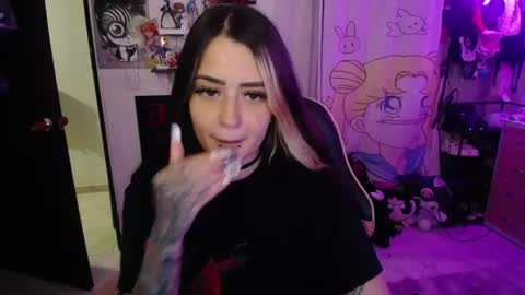 Snapshot of stephani_rousso chatting on August 4, 2026, 12:25 am joha cosmo online show from August 4, 2026, 12:25 am