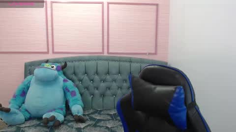 Stephania online show from January 28, 2025, 10:23 am