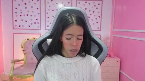 Stephania online show from September 17, 2025, 11:34 am