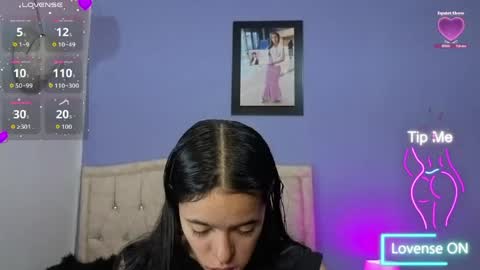 Stephania online show from June 5, 2026, 3:29 pm