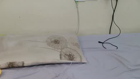 Lynne online show from November 7, 2025, 4:56 am