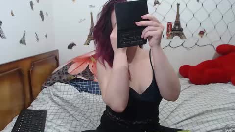 Snapshot of stephaniewild chatting on March 4, 2025, 5:42 am Stephanie online show from March 4, 2025, 5:42 am