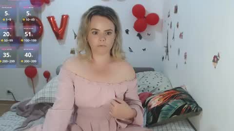 Snapshot of stephaniewild chatting on June 17, 2026, 9:45 am Stephanie online show from June 17, 2026, 9:45 am