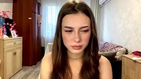 Stephani online show from June 24, 2026, 4:06 pm