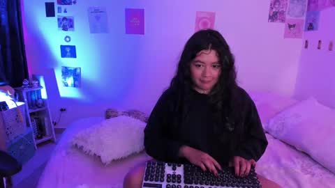 Snapshot of stephanifox chatting on December 20, 2024, 3:14 am Stephanie online show from December 20, 2024, 3:14 am