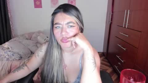 Stephanie  online show from November 11, 2025, 1:27 am