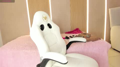 Stephany online show from March 16, 2026, 7:40 pm