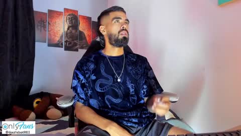 Snapshot of stephenbrown_ chatting on December 31, 2024, 8:02 pm ................ online show from December 31, 2024, 8:02 pm