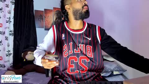 Snapshot of stephenbrown_ chatting on January 7, 2025, 11:35 pm ................ online show from January 7, 2025, 11:35 pm