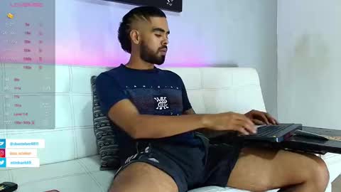 Snapshot of stephenbrown_ chatting on February 19, 2025, 4:23 am ................ online show from February 19, 2025, 4:23 am