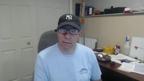 stephenhal9 online show from September 17, 2025, 12:56 am