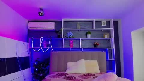 Snapshot of stephierousee chatting on February 2, 2026, 6:23 am Stephie online show from February 2, 2026, 6:23 am