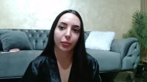 Snapshot of stepmommy19 chatting on June 27, 2026, 5:07 pm StepMommy19 online show from June 27, 2026, 5:07 pm