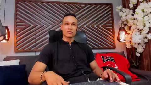 Snapshot of sterling_magnus chatting on February 5, 2026, 11:09 pm online show from February 5, 2026, 11:09 pm