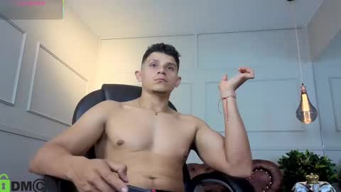 STIVEN online show from September 22, 2025, 7:38 pm