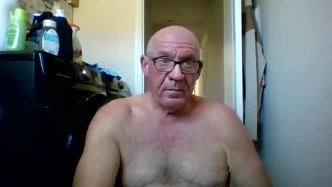 stevejons47 online show from September 24, 2025, 4:32 pm