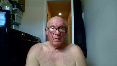 stevejons47 online show from April 13, 2026, 3:17 pm