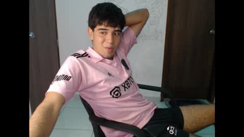 steven_126 online show from November 13, 2025, 5:50 am