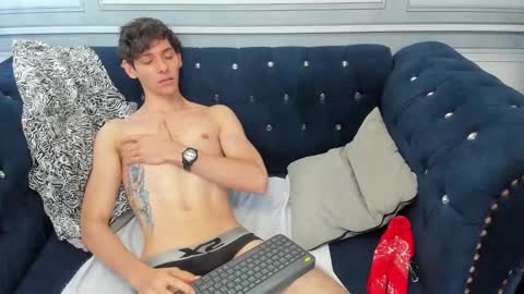 Snapshot of sthefan_salvatore chatting on March 3, 2025, 5:29 pm STEFAN online show from March 3, 2025, 5:29 pm