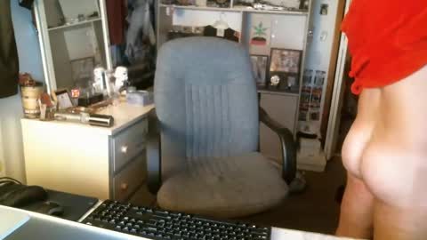 Snapshot of stickey4areason chatting on January 1, 2025, 8:24 am stickey online show from January 1, 2025, 8:24 am