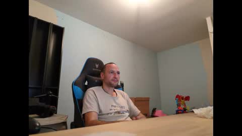 Snapshot of stickolive1 chatting on September 15, 2025, 9:59 pm stickolive1 online show from September 15, 2025, 9:59 pm