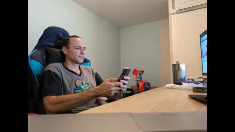 Snapshot of stickolive1 chatting on October 7, 2025, 9:45 pm stickolive1 online show from October 7, 2025, 9:45 pm