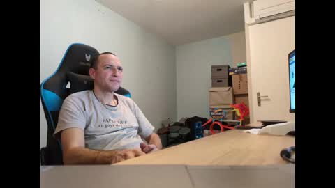 stickolive1 online show from January 13, 2026, 11:32 pm