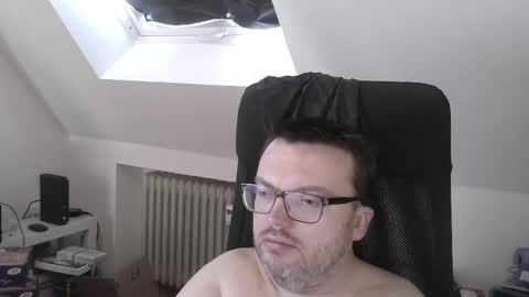 Snapshot of still_alive1985 chatting on June 6, 2026, 7:13 am Oliver online show from June 6, 2026, 7:13 am