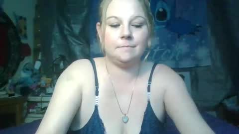 Snapshot of stitchsunshine85 chatting on February 4, 2025, 6:46 am Tasha and Drew online show from February 4, 2025, 6:46 am