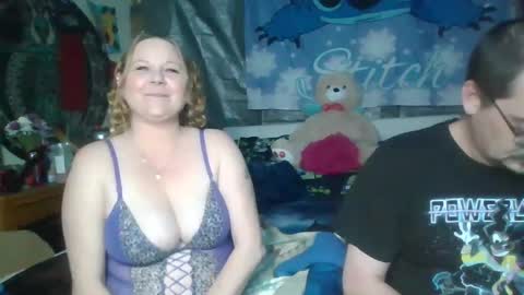 Snapshot of stitchsunshine85 chatting on February 21, 2025, 7:01 am Tasha and Drew online show from February 21, 2025, 7:01 am