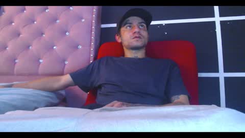 stiven online show from November 5, 2025, 1:22 pm