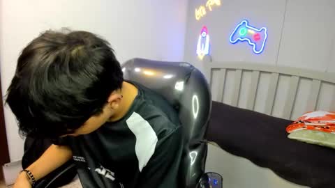 Stiwen online show from December 3, 2025, 12:58 pm